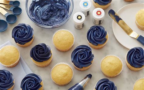 what colors make navy blue icing